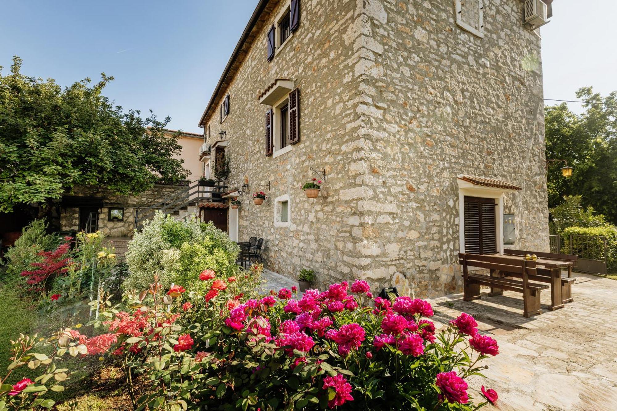 Apartments Mirna Stress Free Babici Esterno foto